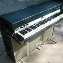 Fender Rhoades electric piano