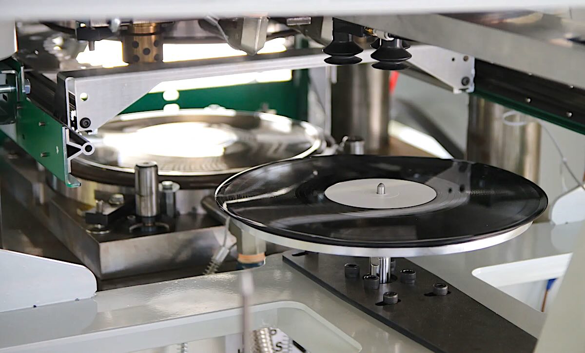 Vinyl Operatoring Machine Let's Welcome The New Advances In Vinyl Record Pressing Technology ...